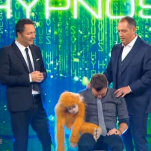 Arthur, Jeff Panacloc et Messmer, dans Stars sous hypnose, le vendredi 27 novembre 2015 sur TF1.