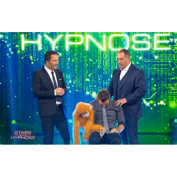 Arthur, Jeff Panacloc et Messmer, dans Stars sous hypnose, le vendredi 27 novembre 2015 sur TF1.