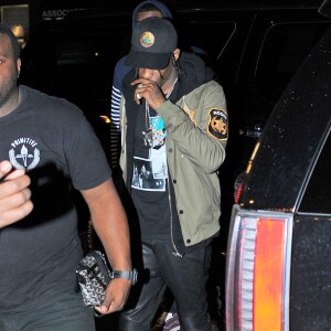 Rihanna et son petit ami Travis Scott à la sortie du club ‘Up and Down' à New York. Elle est porte une casquette avec inscription 'I came to break hearts' (je viens briser des coeurs!) Le 19 novembre 2015