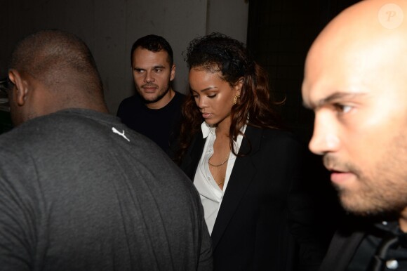 Exclusif - Rihanna et Travis Scott s'éclatent ensemble au club Raspoutine puis ressortent chacun de leur côté à Paris le 5 octobre 2015. Le couple qui est ensemble depuis début septembre prend toutefois beaucoup de précautions pour ne pas être vu ensemble