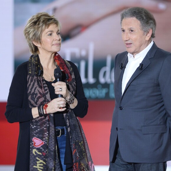 Véronique Jannot et Michel Drucker - Enregistrement de l'émission "Vivement dimanche" à Paris le 6 novembre 2013.