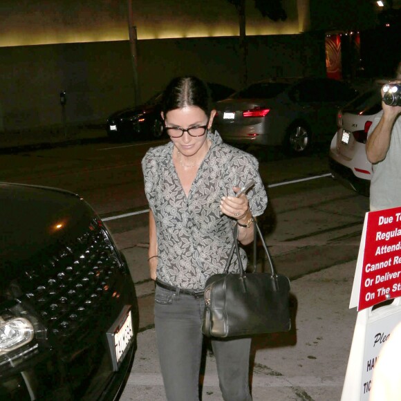 Courteney Cox se rend à un dîner de filles au restaurant Craig le 10 août 2015 © CPA