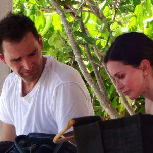 Exclusif - Courteney Cox et son fiancé Johnny McDaid passent des vacances en amoureux à Cancun, le 14 mai 2015