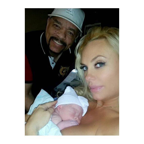 Ice-T et Coco Austin avec leur fille Chanel Nicole quelques minutes après sa naissance / photo postée sur Instagram, le 28 novembre 2015