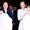 Le prince Albert II de Monaco avec la princesse Gabriella et la princesse Charlene de Monaco avec le prince Jacques - Baptême de Jacques et Gabriella en la cathédrale Notre-Dame-Immaculée de Monaco le 10 mai 2015