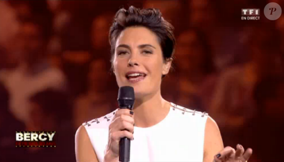 Alessandra Sublet, lors du concert événement des 30 ans de Bercy, à l'AccorHotels Arena à Paris, le vendredi 4 décembre 2015.