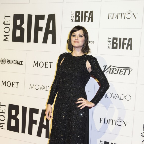 Marion Cotillard (robe Dior) - Soirée des Moet British Independent Film Awards à Londres le 6 décembre 2015
