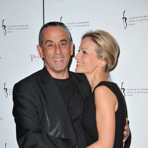 Thierry Ardisson et sa compagne Audrey Crespo-Mara - Photocall de la 2e soirée d'inauguration du restaurant de 'La Petite Maison Nicoise' au Fouquet's Barrière à Paris le 22 janvier 2013.