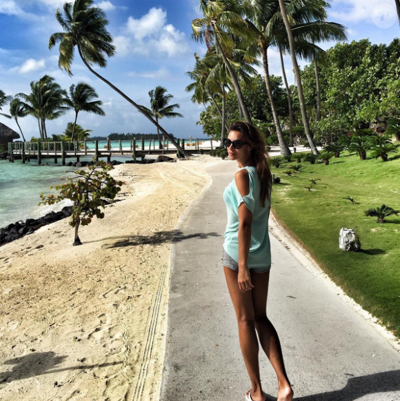Marine Lorphelin, à Tahiti en 2015. Son petit ami François lui demande de revenir !