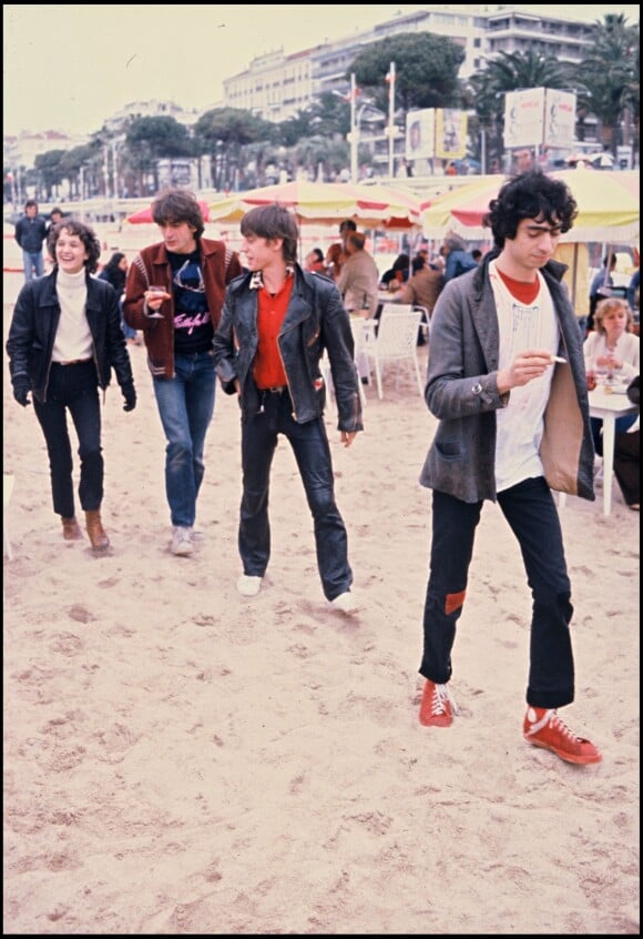 Le groupe Téléphone, Jean-Louis Aubert, Louis Bertignac, Richard Kolinka et Corine Marienneau, au Festival de Cannes en mai 1980.