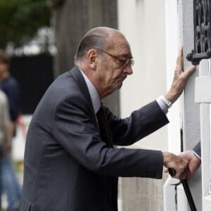 Jacques Chirac se rend chez des amis à Neuilly-sur-Seine le 4 octobre 2014.