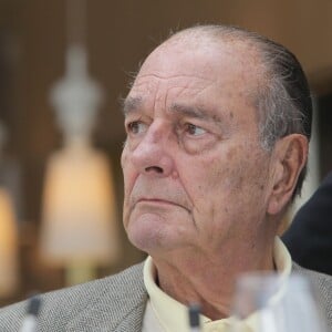 Jacques Chirac avec sa femme Bernadette, Maryvonne Pinault et un ami au restaurant Le Girelier à Saint Tropez le 4 octobre 2013