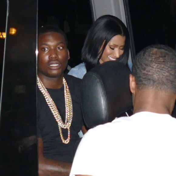 Exclusif - Nicki Minaj et son petit ami Meek Mill, en amoureux, dans les rues de Miami, le 23 mai 2015