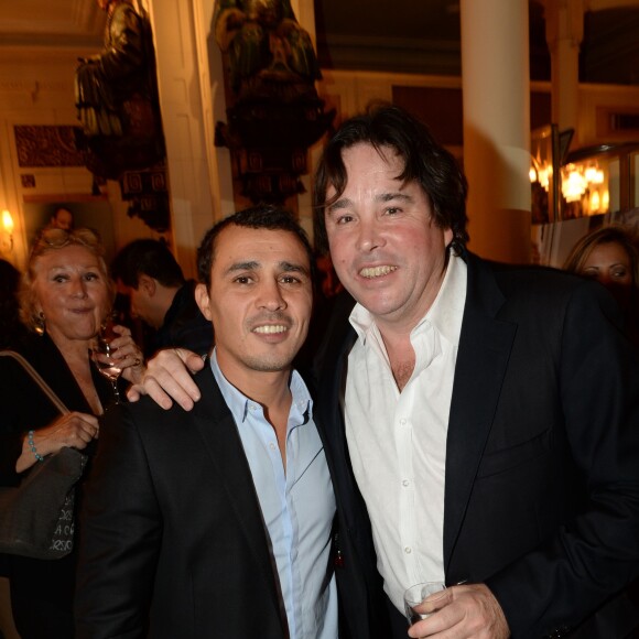 Exclusif - Brahim Asloum et Didier Audebert  - People à l'exposition "Souvenirs, souvenirs" au café restaurant "Les Deux Magots" de Didier Audebert et Gianni Soglia à Paris. 72 stars ont confié le souvenir le plus intime de leur vie illustré par une photographie originale. Une façon de rendre hommage à tous ceux dont la mémoire s'enfuit... Une partie des droits du livre sera reversée à la fondation Pompidou qui oeuvre pour la recherche contre la maladie d'Alzheimer. Le 7 décembre 2015 © Rachid Bellak-LMS / Bestimage.