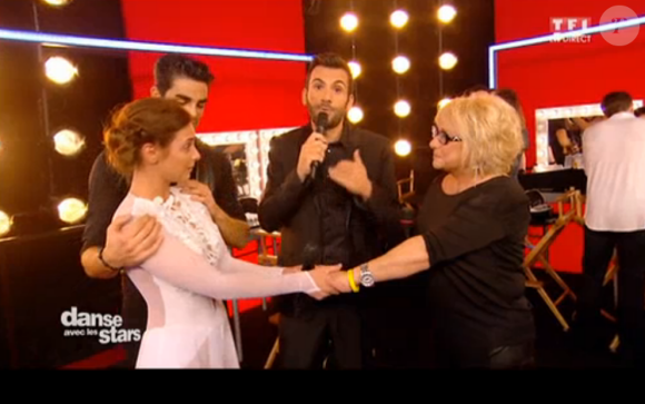 Priscilla Betti en larmes dans "Danse avec les stars 6" sur TF1. Elle a rendu un émouvant hommage à sa mère. Le 12 décembre 2015.