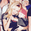 Brandon Lee, bébé dans les bras de sa mère Pamela Anderson. Photo publiée le10 mai 2015.