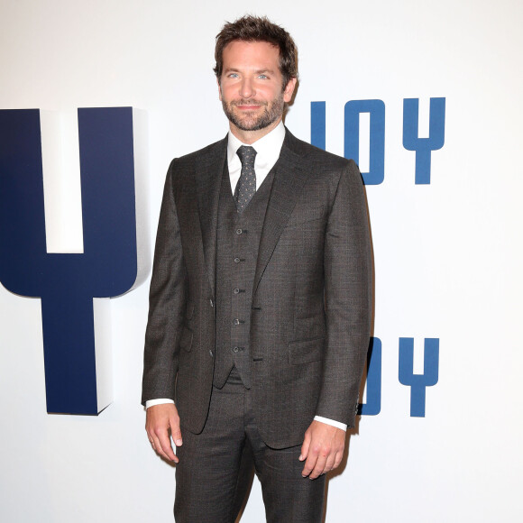 Bradley Cooper à la première de 'Joy' au Ziegfeld Theatre à New York, le 13 décembre 2015.