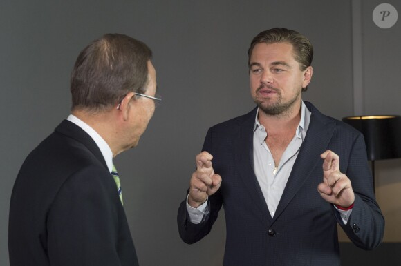 Leonardo DiCaprio rencontre le secrétaire général de l'ONU Ban Ki-Moon en marge de la conférence sur le climat COP 21 à Paris, le 5 décembre 2015.