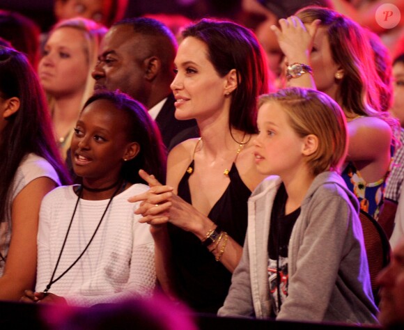 Angelina Jolie et Shiloh Nouvel Jolie-Pitt à Inglewood, Los Angeles, en mars 2015.