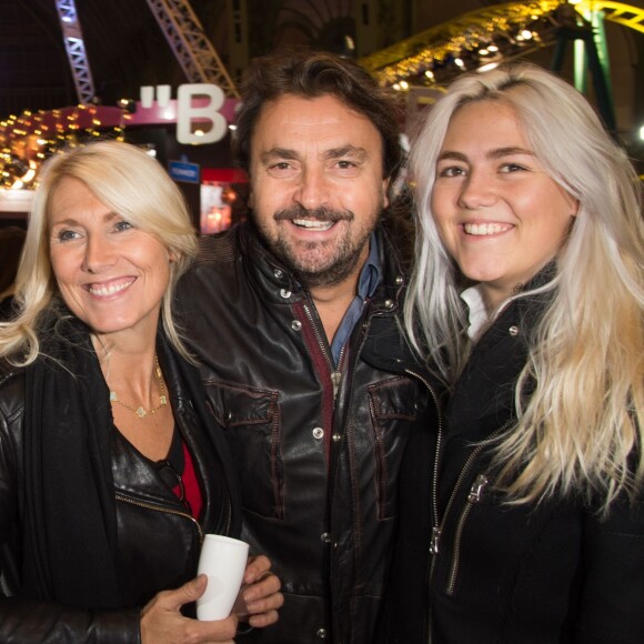 Marie Sara, Henri Leconte et leur fille Sara-Luna - Inauguration de la 3e édition de "Jours de Fêtes" au Grand Palais à Paris, le 17 décembre 2015.