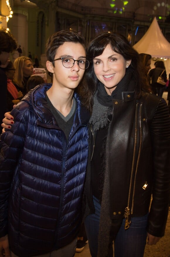Caroline Barclay et son fils Vincent - Inauguration de la 3e édition de "Jours de Fêtes" au Grand Palais à Paris, le 17 décembre 2015.