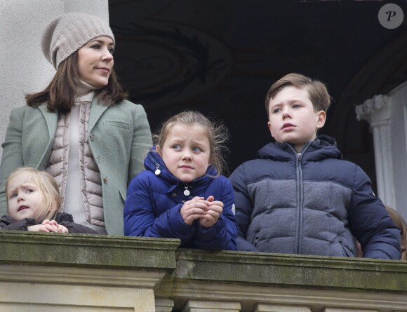 La princesse Mary et ses enfants la princesse Josephine, la princesse Isabella et le prince Christian de Danemark lors de la chasse Hubertus à Copenhague le 1er novembre 2015
