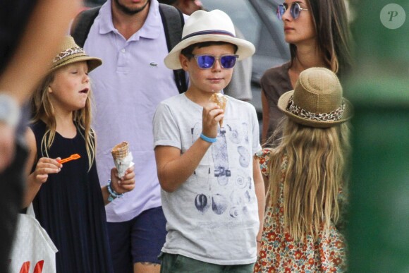 Semi-Exclusif - Le prince Christian et la princesse Isabella de Danemark lors de vacances à Palma de Majorque, le 1er août 2015.