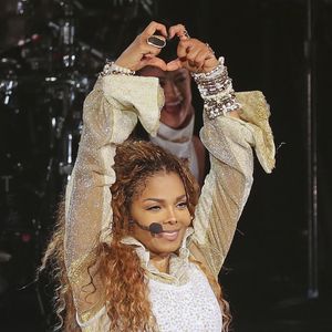 Janet Jackson fait son retour sur scène à Vancouver après environ cinq d'absence à Vancouver le 31 août 2015.