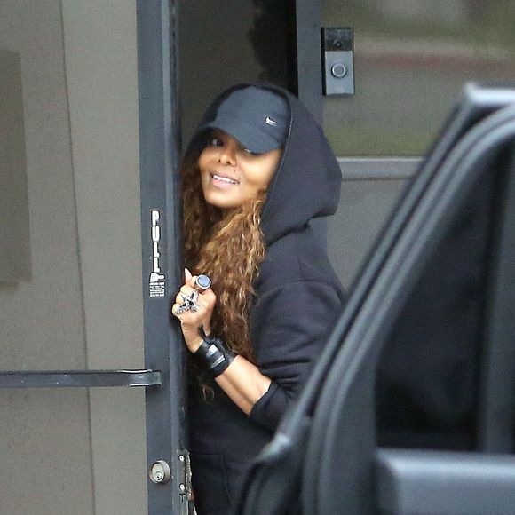 Exclusif - Janet Jackson se rend dans un studio d'enregistrement à Los Angeles (probablement pour les répétitions de sa prochaine tournée mondiale) le 26 mai 2015.