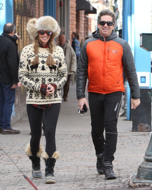 Elle Macpherson et son mari Jeffrey Soffer à Aspen. Le 19 décembre 2013.