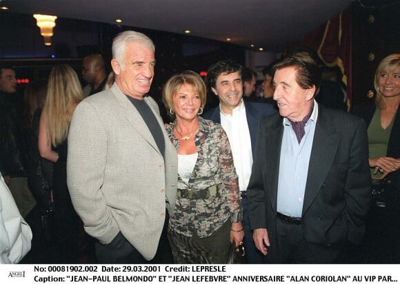 Jean-Paul Belmondo et Jean Lefebvre aux 53 ans d'Alan Coriolan au VIP Paris en mars 2001