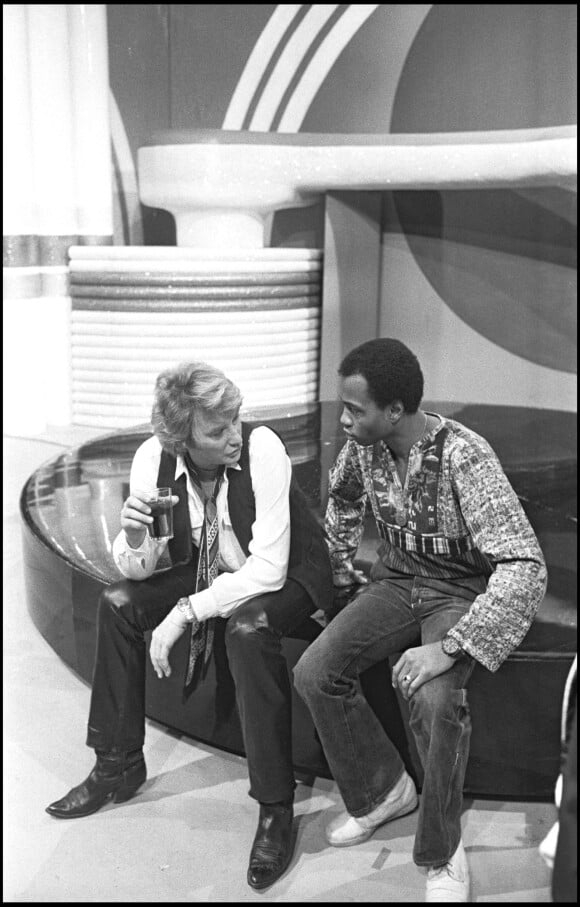 Johnny Hallyday et Alan Coriolan en mars 1981 sur le plateau d'une émission télé.