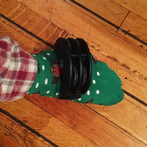 Tom Felton a reçu un tambourin de pied de la part de sa chérie Jade Olivia pour Noël / photo postée sur le compte Instagram de l'acteur le 26 décembre 2015.