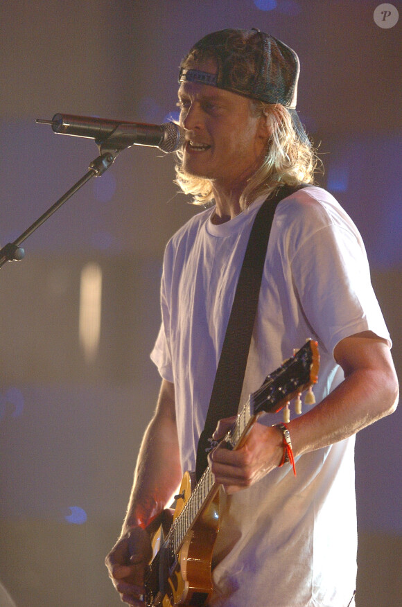 Wes Scantlin en concert avec Puddle of Mudd en janvier 2004 lors du MTV's Super Bowl Friday Night: Live From Houston. © Lionel Hahn/ABACA.