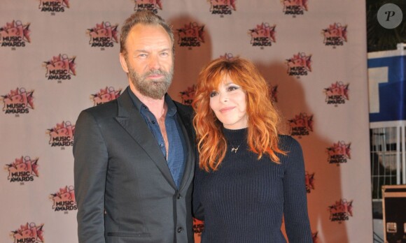 Sting et Mylène Farmer aux NRJ Music Awards 2015 au Palais des Festivals à Cannes, le 7 novembre 2015.