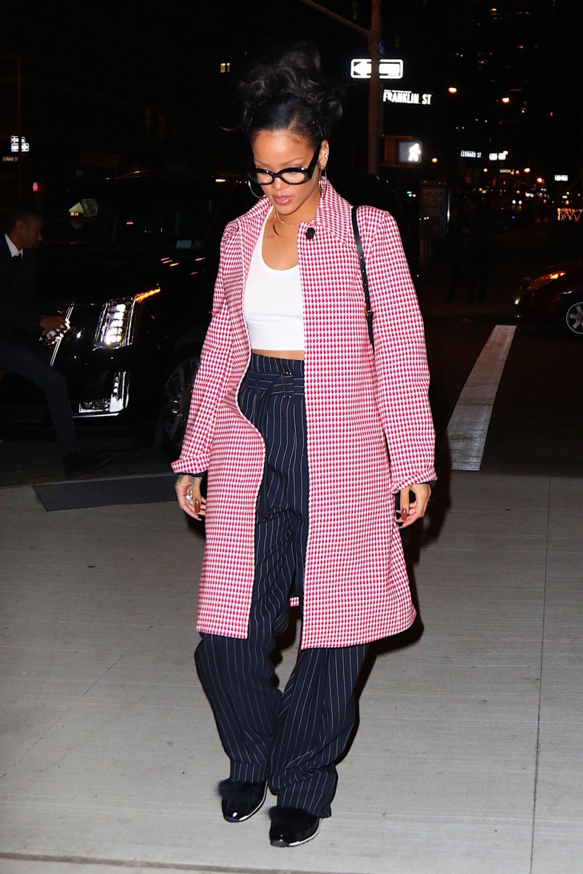 rihanna manteau rose