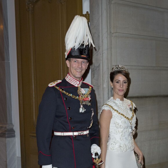 La princesse Marie et le prince Joachim de Danemark arrivent pour le premier gala du Nouvel An au palais Christian VII à Amalienborg à Copenhague le 1er janvier 2016.