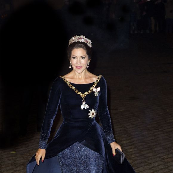 La princesse Mary de Danemark arrive pour le premier gala du Nouvel An au palais Christian VII à Amalienborg à Copenhague le 1er janvier 2016.