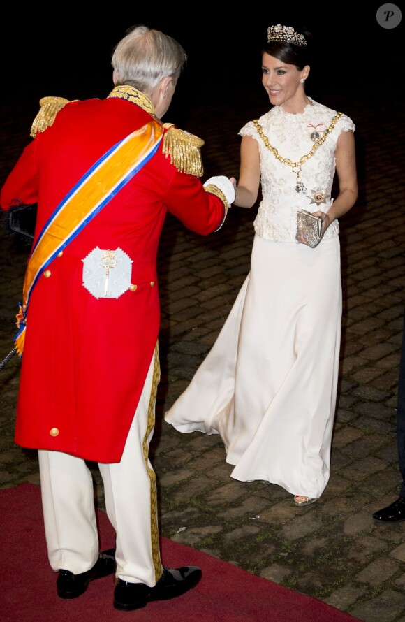 La princesse Marie de Danemark arrive pour le premier gala du Nouvel An au palais Christian VII à Amalienborg à Copenhague le 1er janvier 2016.