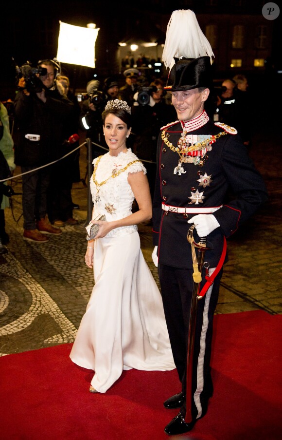 La princesse Marie et le prince Joachim de Danemark arrivent pour le premier gala du Nouvel An au palais Christian VII à Amalienborg à Copenhague le 1er janvier 2016.