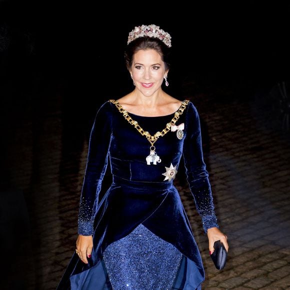 La princesse Mary de Danemark arrive pour le gala du Nouvel An au palais Christian VII à Amalienborg à Copenhague le 1er janvier 2016.