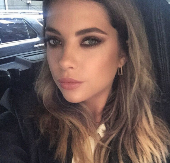 Ashley Benson : selfie sur Instagram pour la star de Pretty Little Liars