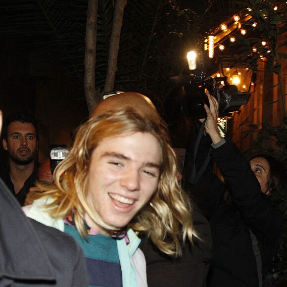 Rocco - Madonna de sortie avec ses enfants Rocco et Mercy dans les rues de Barcelone, le 23 novembre 2015