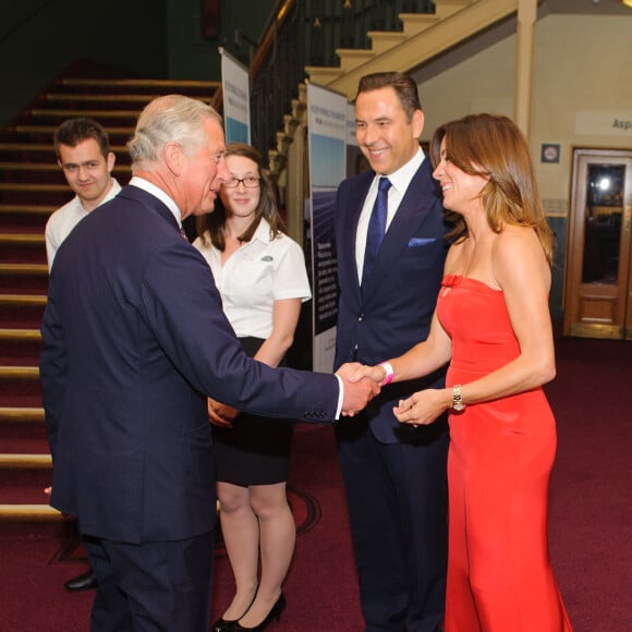 Le prince Charles rencontre David Walliams et Natalie Pinkham au Royal Albert Hall à Londres le 8 juillet 2014, lors de la cérémonie des Business in the Community (BITC) 2014 Responsible Business Awards.