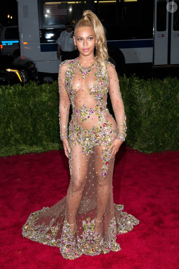 Beyoncé Knowles - Soirée Costume Institute Gala 2015 (Met Ball) au Metropolitan Museum célébrant l'ouverture de Chine: à travers le miroir à New York, le 4 mai 2015.