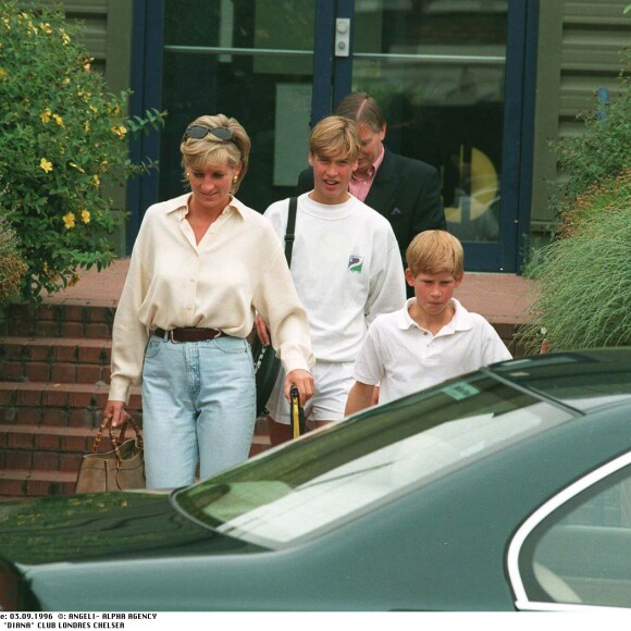 PRINCESSE "DIANA" CLUB LONDRES CHELSEA HARBOUR "PLAN SERRE" PRINCE WILLIAM PRINCE HARRY03/09/1996 - 