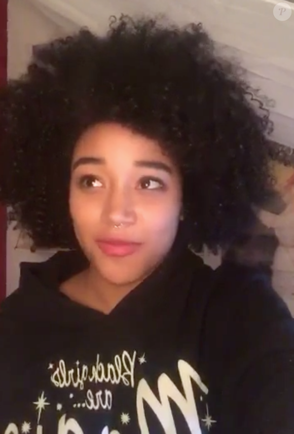 Amandla Stenberg fait son coming out dans cette vidéo pour "Teen Vogue", janvier 2016.