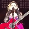 Madonna, en larmes, sur scène à Mexico le 6 janvier 2016.