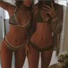 Kylie et Kendall Jenner sexy en maillot de bain le 9 janvier 2016