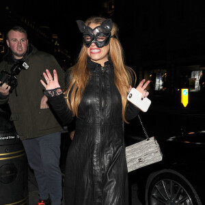 Lindsay Lohan - Arrivée des people à une soirée déguisée pour Halloween à Londres, le 28 octobre 2015.